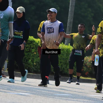 Runner Photo 7055042