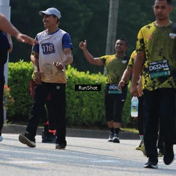 Runner Photo 7055044