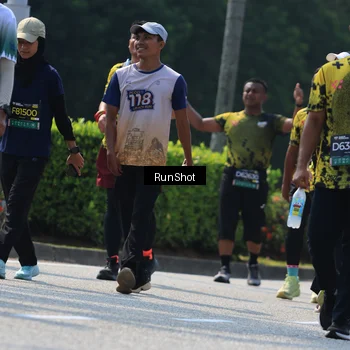 Runner Photo 7055051