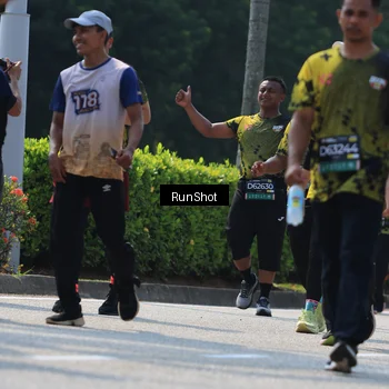 Runner Photo 7055055