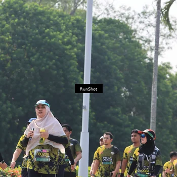 Runner Photo 7055102