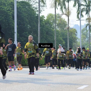 Runner Photo 7055105
