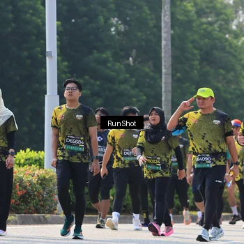 Runner Photo 7055113