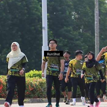 Runner Photo 7055114