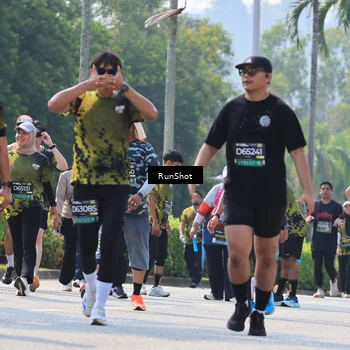 Runner Photo 7055147