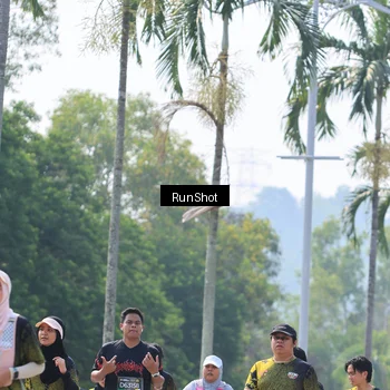 Runner Photo 7055177