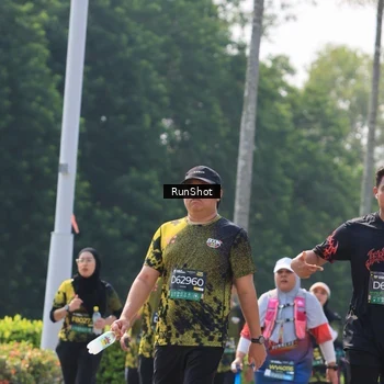 Runner Photo 7055231