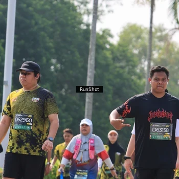 Runner Photo 7055235