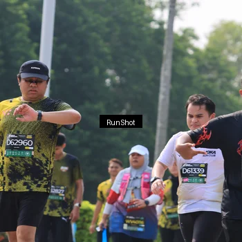 Runner Photo 7055237