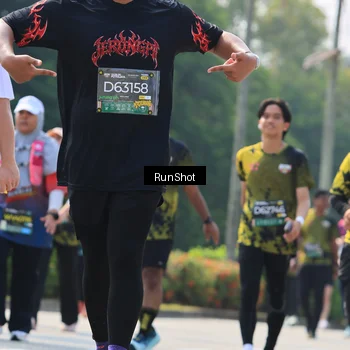 Runner Photo 7055250