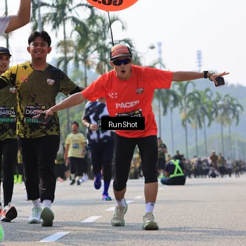 Runner Photo 7055253