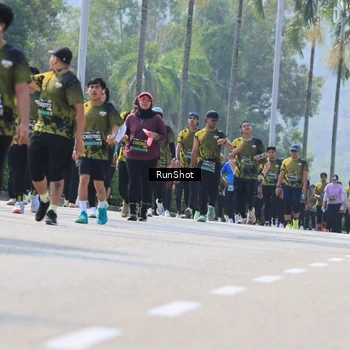 Runner Photo 7055310