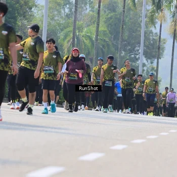 Runner Photo 7055311