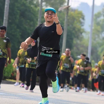 Runner Photo 7055312