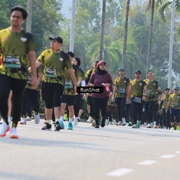 Runner Photo 7055313