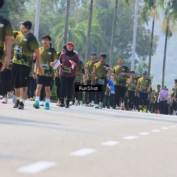 Runner Photo 7055316