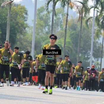 Runner Photo 7055317