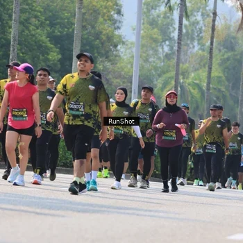 Runner Photo 7055321