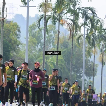 Runner Photo 7055336