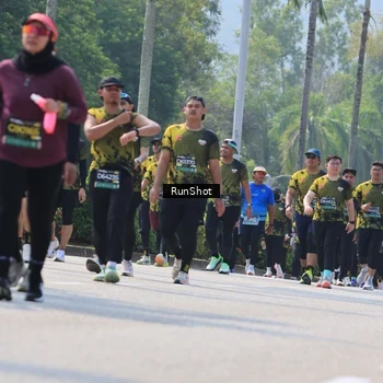 Runner Photo 7055347
