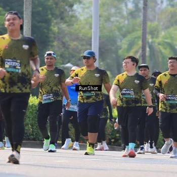Runner Photo 7055360
