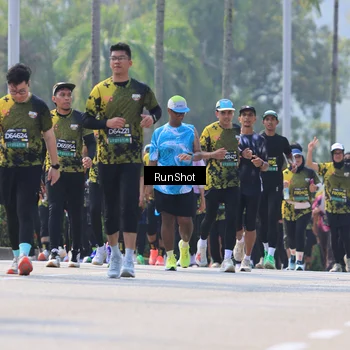 Runner Photo 7055370
