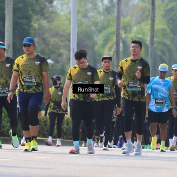 Runner Photo 7055372
