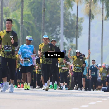 Runner Photo 7055378