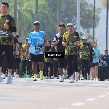 Runner Photo 7055381