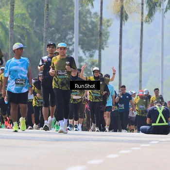 Runner Photo 7055388