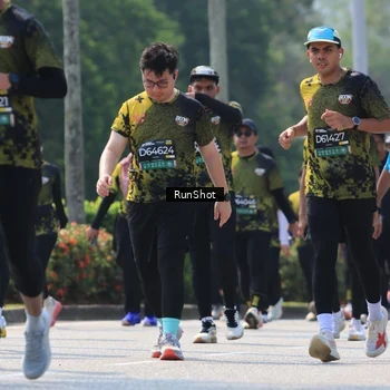 Runner Photo 7055411