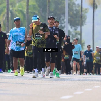 Runner Photo 7055412
