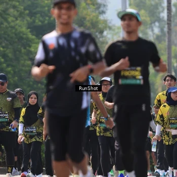Runner Photo 7055421