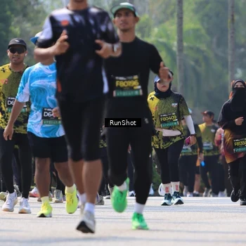 Runner Photo 7055424