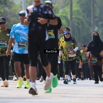 Runner Photo 7055427