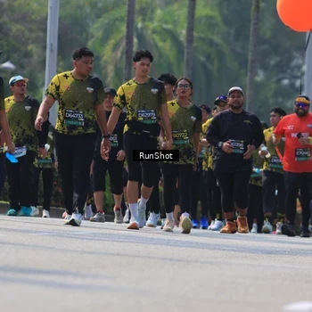 Runner Photo 7055473