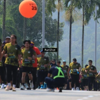Runner Photo 7055484
