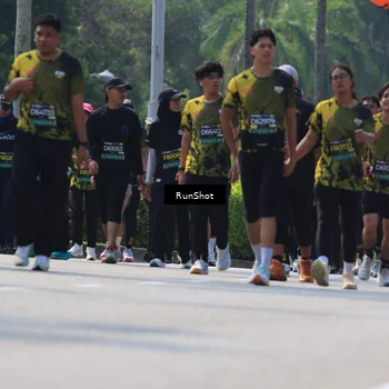 Runner Photo 7055491