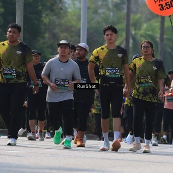 Runner Photo 7055499