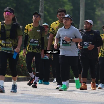 Runner Photo 7055513