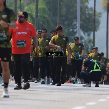 Runner Photo 7055541