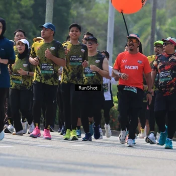 Runner Photo 7055545