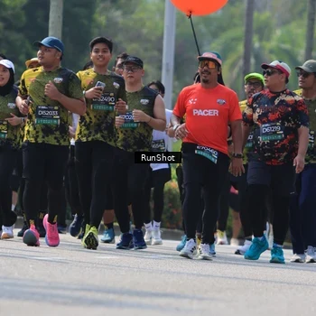Runner Photo 7055546