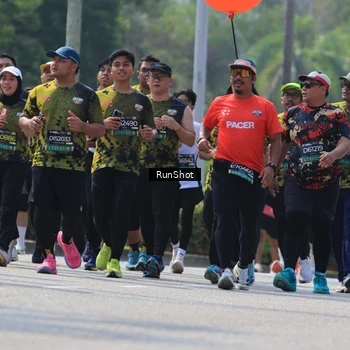 Runner Photo 7055547