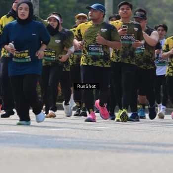 Runner Photo 7055548