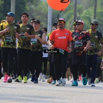 Runner Photo 7055549