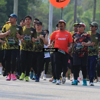 Runner Photo 7055551