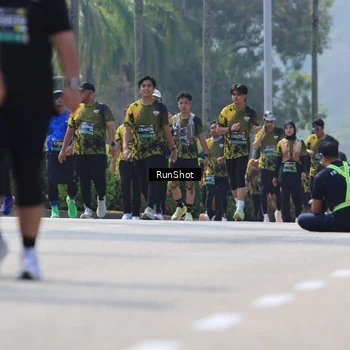 Runner Photo 7055591
