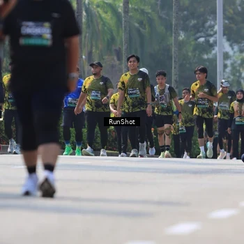 Runner Photo 7055593