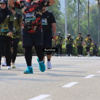 Runner Photo 7055615